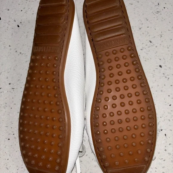 Minnetonka Women's Leather Moccasins with Red Embroidery - Picture 4 of 5